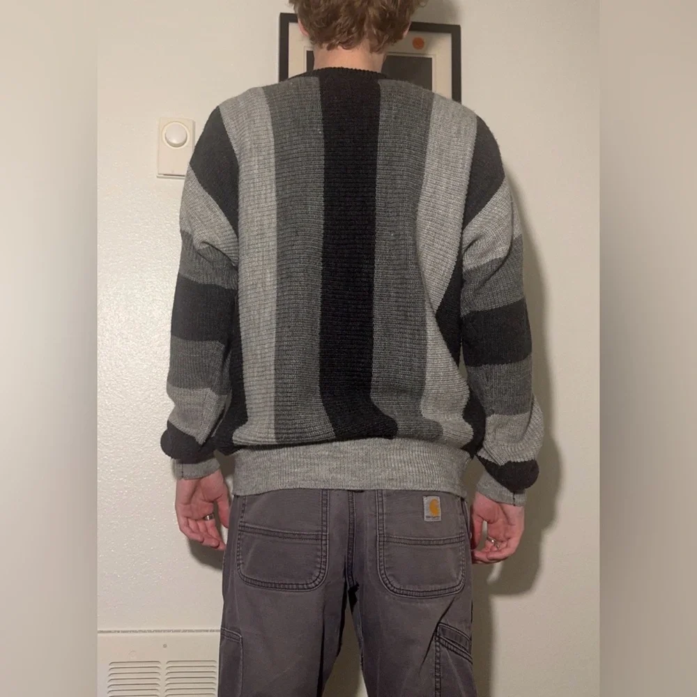 Vintage Men's Grey & Black Striped Crewneck Sweater